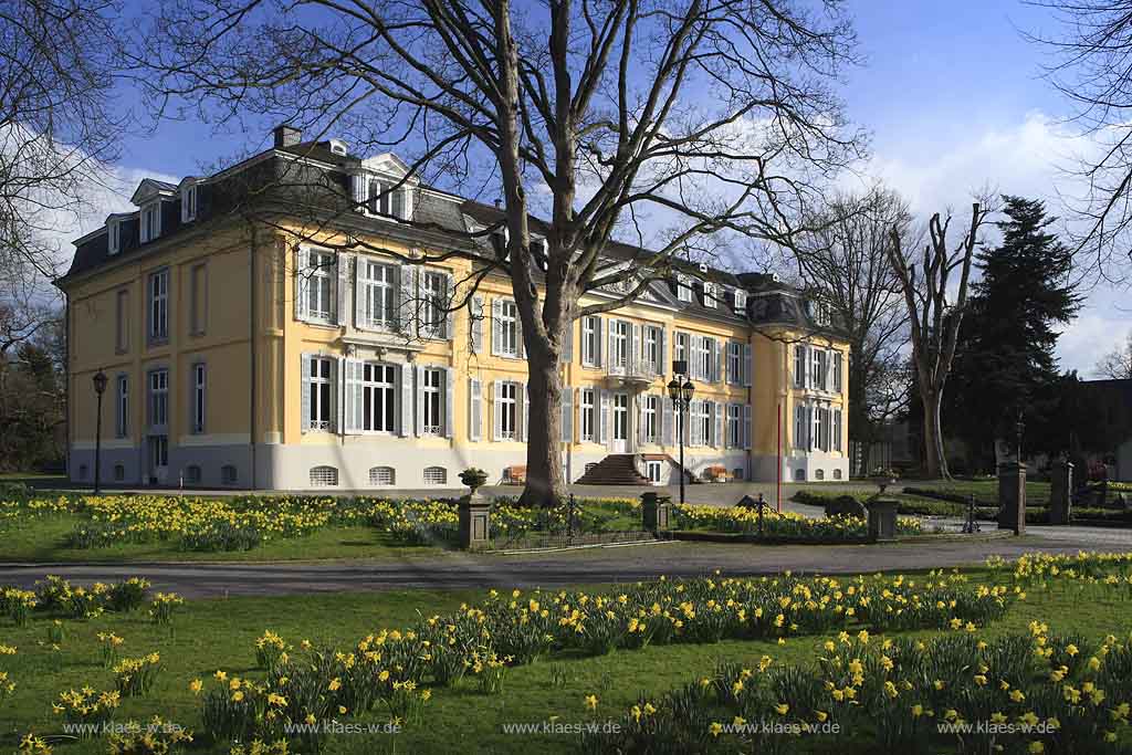 Alkenrath, Leverkusen, Blick auf Barock Schloss Morsbroich und Schlossgarten