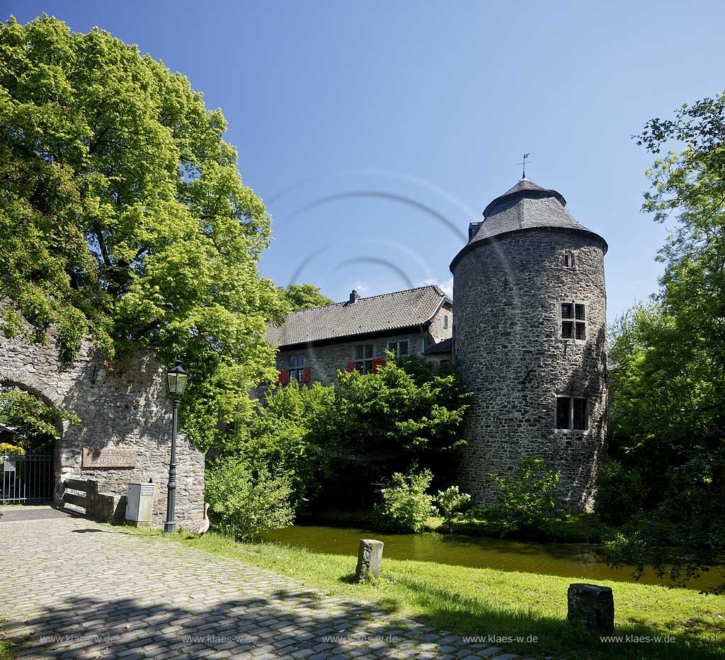 Ratingen, Wasserburg Haus zum Haus, Aussenansicht Vorburg, castle with moat of water house to house