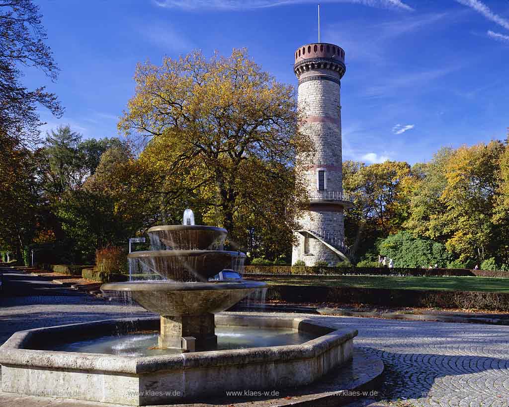 Barmen, Wuppertal, Blick auf Toelleturm, Tlleturm und Springbrunnen im Frueh, Frh Herbst