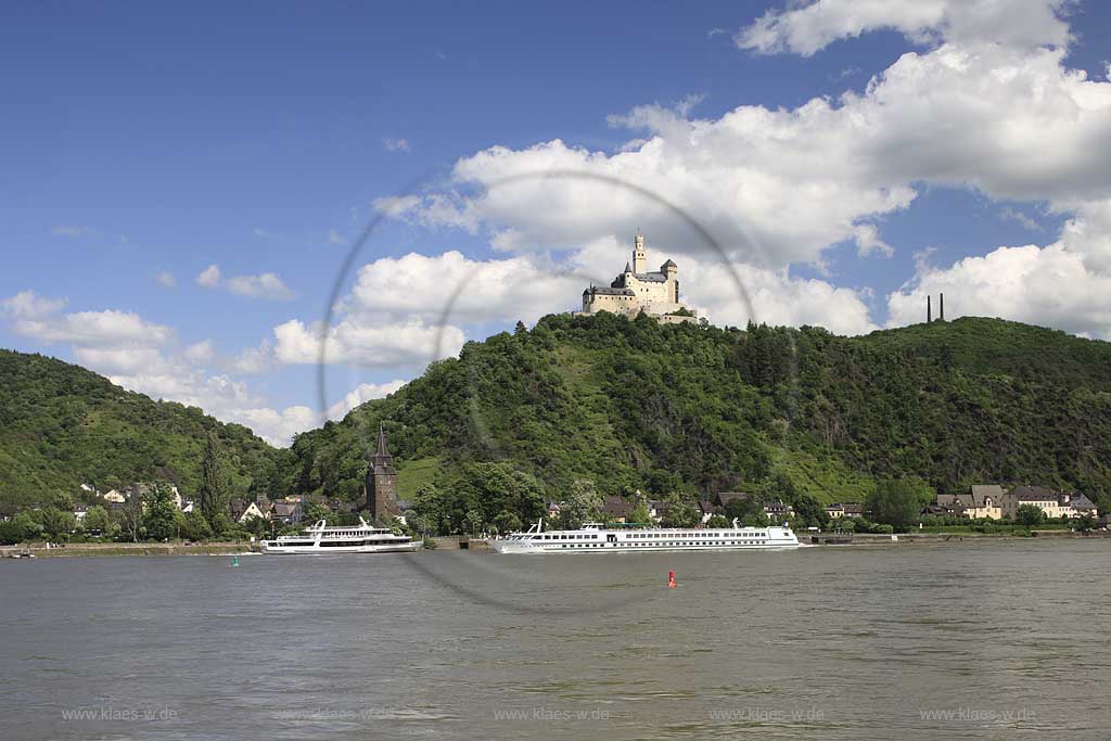 Blick zur Marksburg bei Braubach mit Rhein; View to castle Marksburg with rhine river
