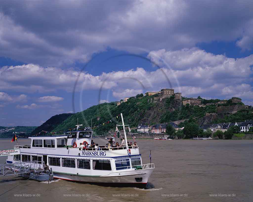 Koblenz, Mittelrhein, Blick ueber, ber Rhein mit Schiff auf Festung Ehrenbreitstein