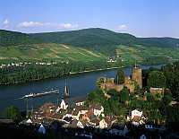 Niederheimbach, Landkreis Mainz-Bingen, Mittelrhein, Blick auf Burg Hohneck, Heimburg, Rhein, Ort und Landschaft