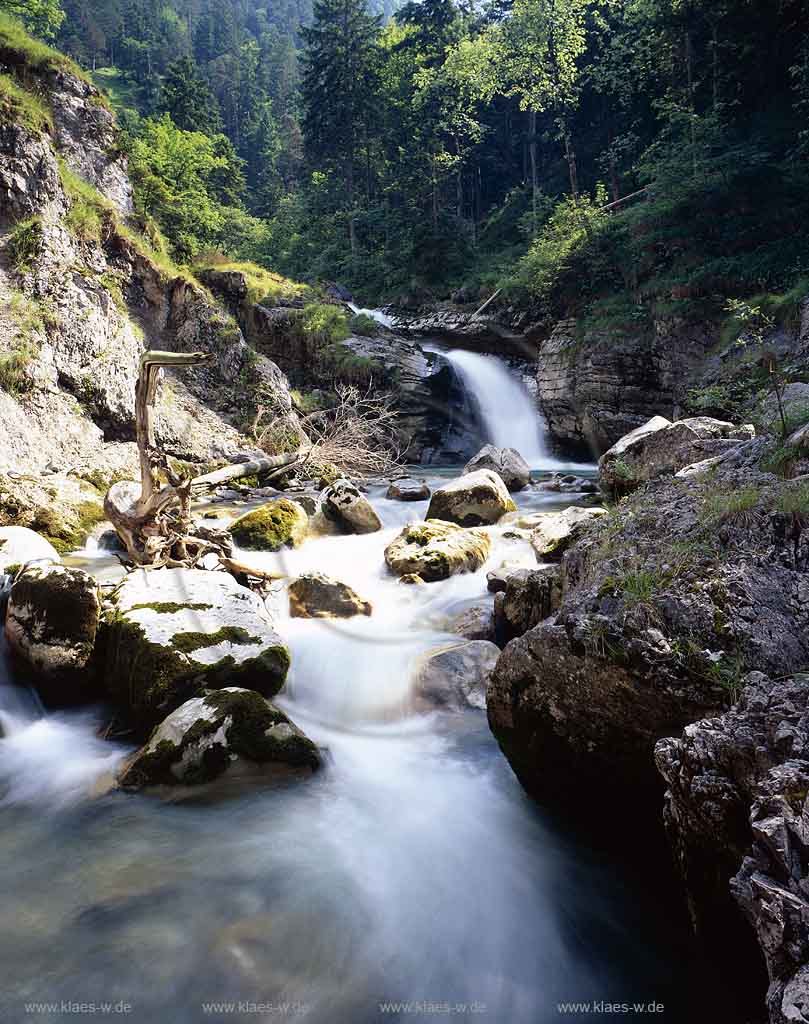 Farchant, Garmisch-Partenkirchen, Oberbayern, Werdenfelser Land, Blick auf Kuhfluchtgraben, Bach, Felsen und Landschaft