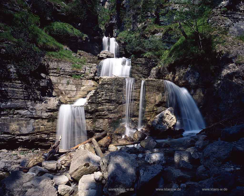 Farchant, Garmisch-Partenkirchen, Oberbayern, Werdenfelser Land, Blick auf Kuhfluchtgraben, Bach, Felsen und Landschaft