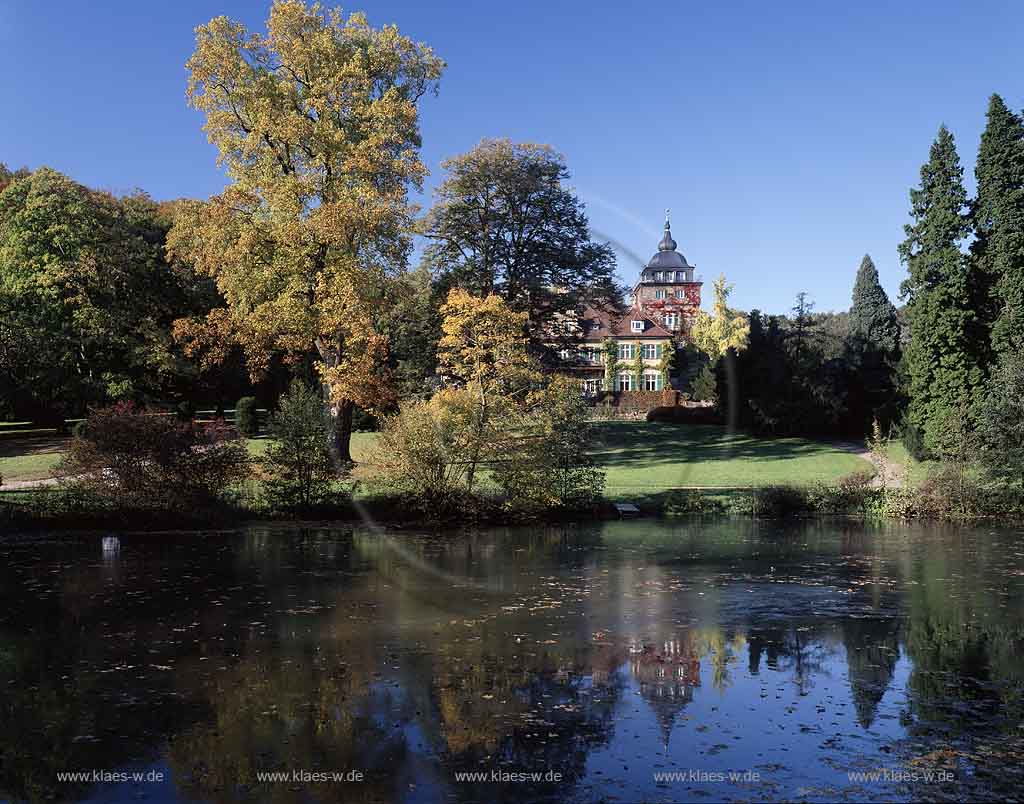 Bergisch Gladbach, Rheinisch-Bergischer Kreis, Blick auf Schloss Lerbach mit Schlossteich und Schlosspark, Gourmet-Restaurant Dieter Mller