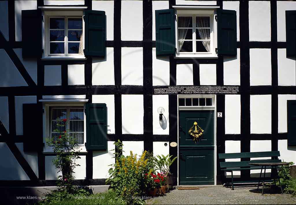 Wiedenest, Bergneustadt, Oberbergischer Kreis, Bergisches Land, Oberbergischer Kreis, Regierungsbezirk Kln, Blick auf Fachwerkhaus, Pfarrhaus, Detail  