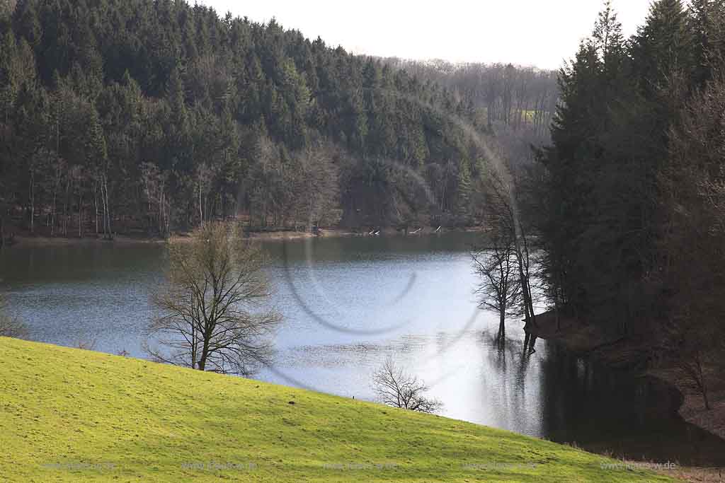 Bevertalsperre, Hckeswagen, Hueckeswagen, Oberbergischen Kreis, Bergisches Land, Regierungsbezirk Kln, Blick auf Talsperre und Landschaft  