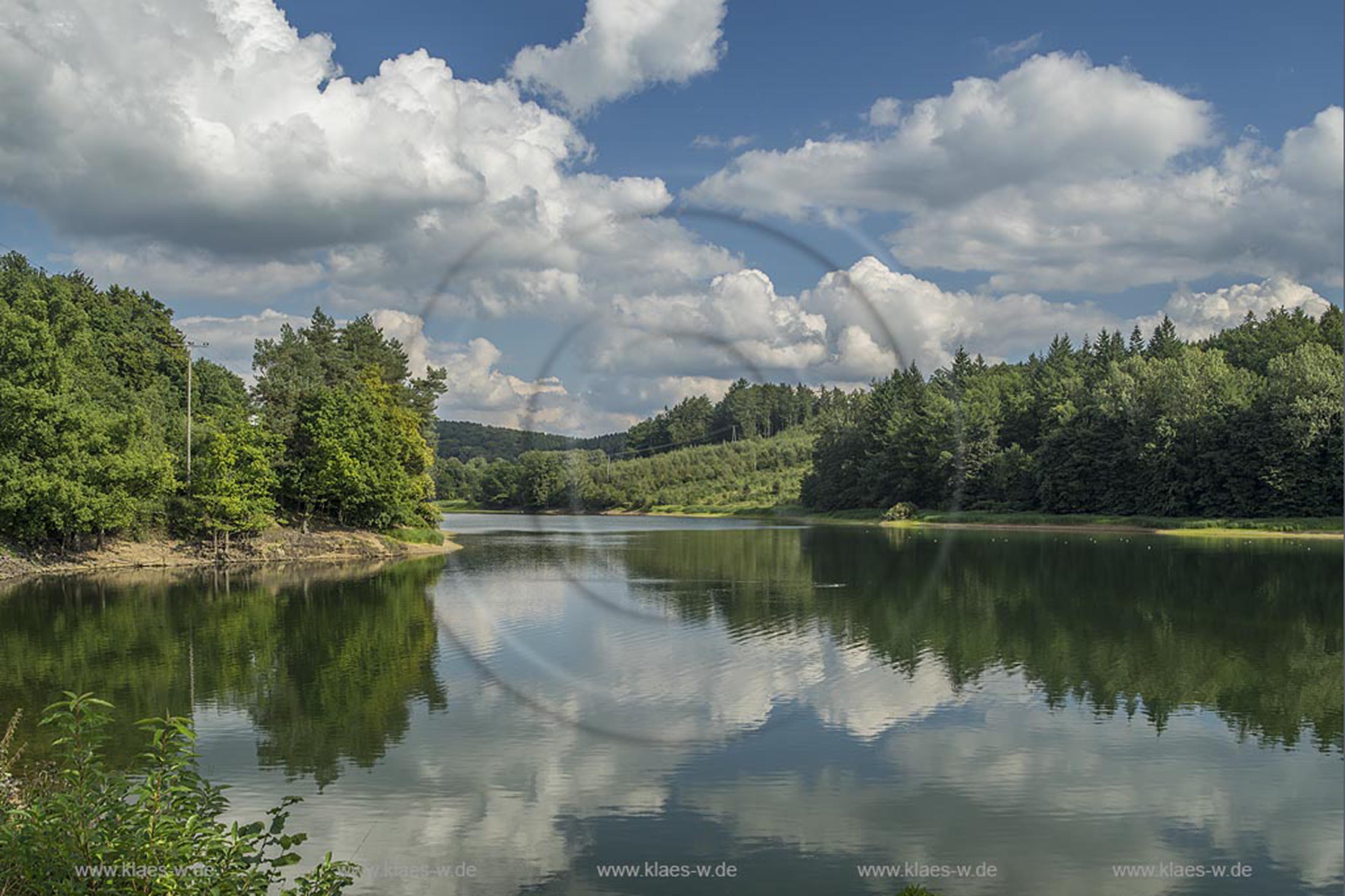 Radevormwald-Stoote, Bevertalsperre in Wolkenstimmung