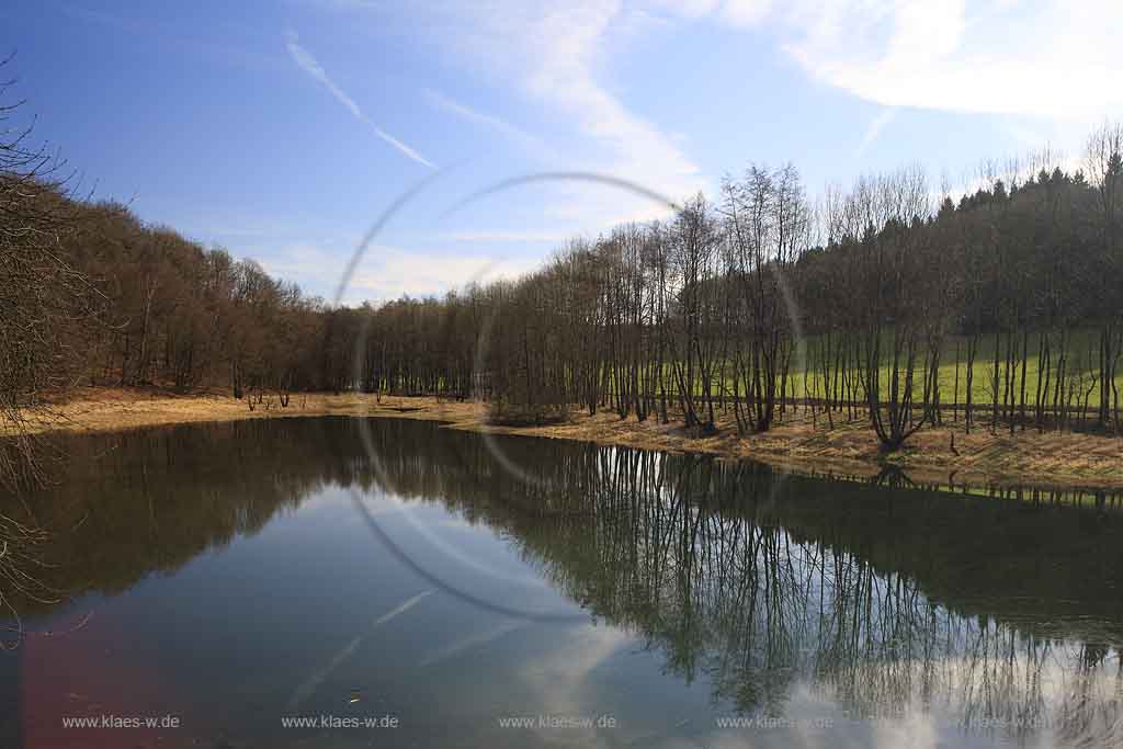 Bevertalsperre, Wipperfuerth, Wipperfrth, Oberbergischen Kreis, Bergisches Land, Regierungsbezirk Kln, Blick auf Talsperre und Landschaft  