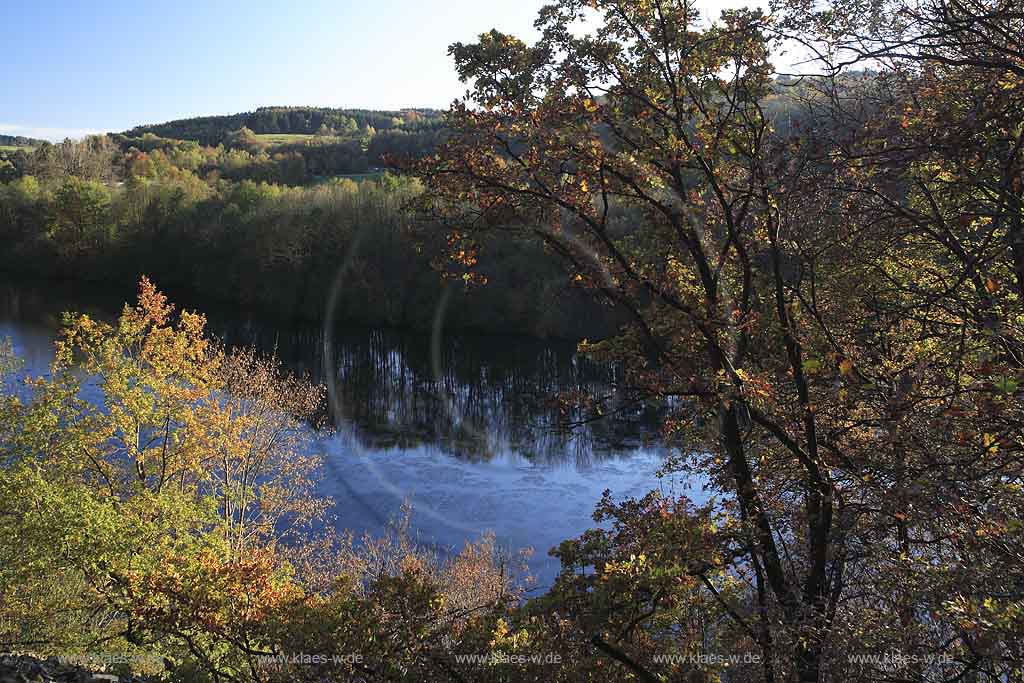 Biebersteiner Stausee, Reichshof, Oberbergischen Kreis, Bergisches Land, Bruechermuehle, Brchermhle, Regierungsbezirk Kln, Blick auf Stausee und Landschaft in Herbststimmung