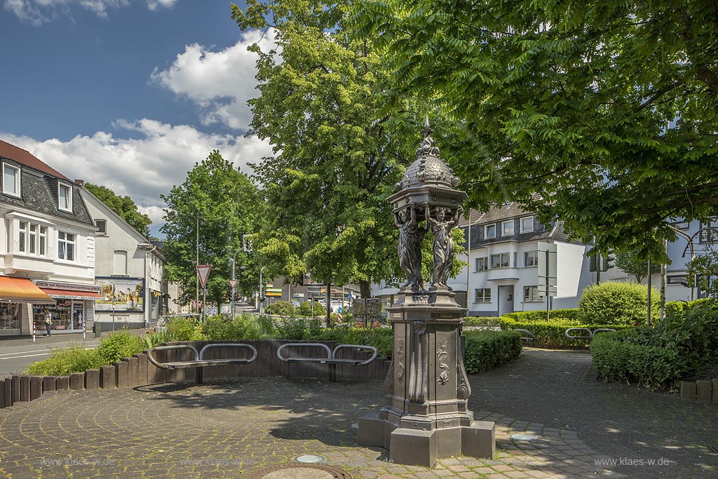 Bursched, der einzige Wallace Brunnen Deutschlands; Burscheid, the only Wallace fountain in Germany.