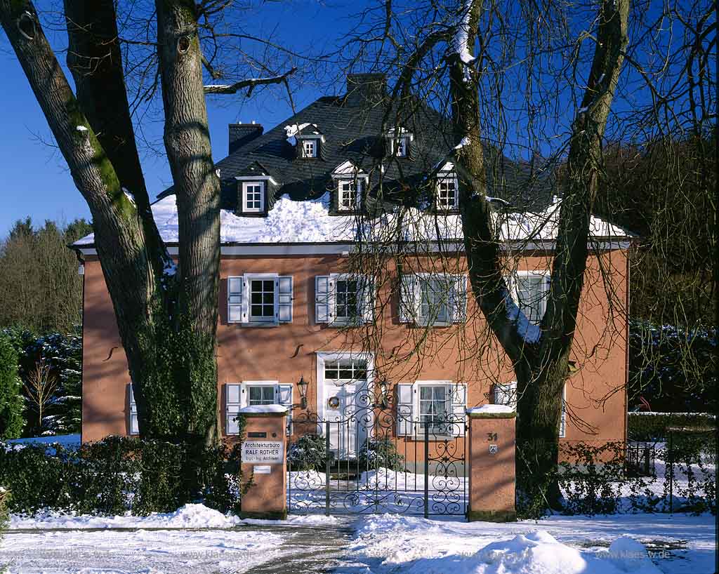 Kaltenbach, Engelskirchen, Oberbergischer Kreis, Bergisches Land, Blick auf Burg Kaltenbach in Schneelandschaft, Winterlandschaft