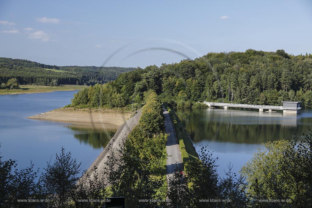 Grosse Dhuenntalsperre mit Vorsperre; barrage Grosse Dhuenntalsperre with upstream temporary dam.