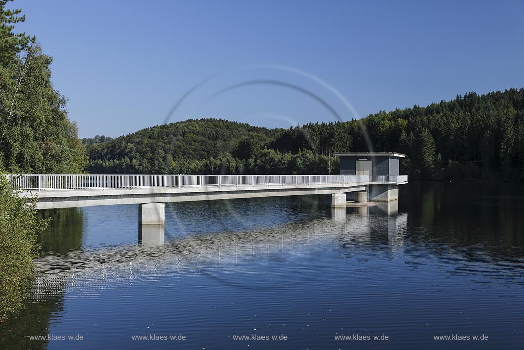 Grosse Dhuenntalsperre mit Vorsperre und Entnahmeturm; barrage Grosse Dhuenntalsperre with upstream temporary dam and intake tower.