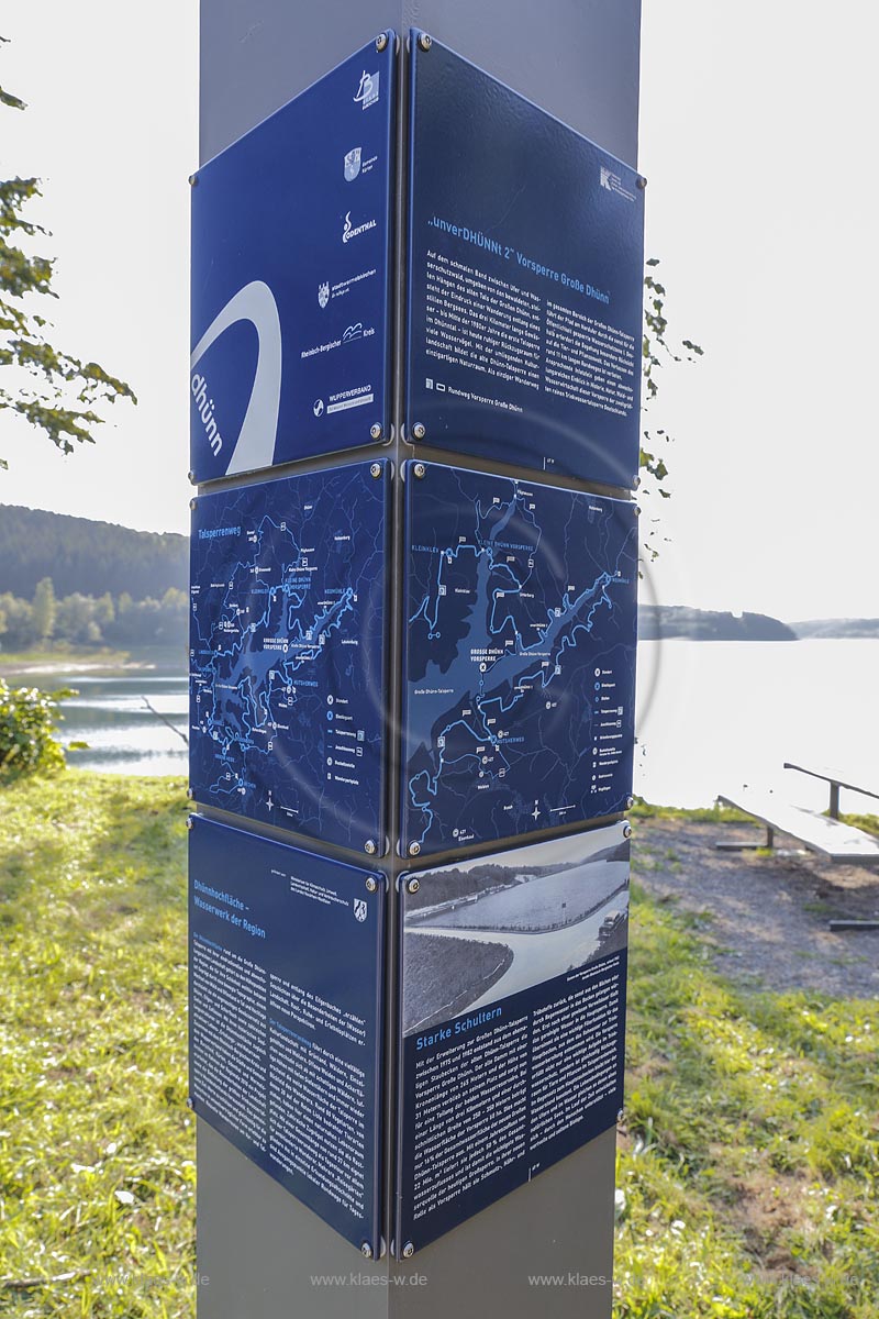 Grosse Dhuenntalsperre, Dhuennhochflaeche, Informationstafeln, Informationsstehlen am neuen Wegenetz rund um die Grosse Dhuenntalsperre; barrage Grosse Dhuenntalsperre, plateau of the Dhuenn, information boards.