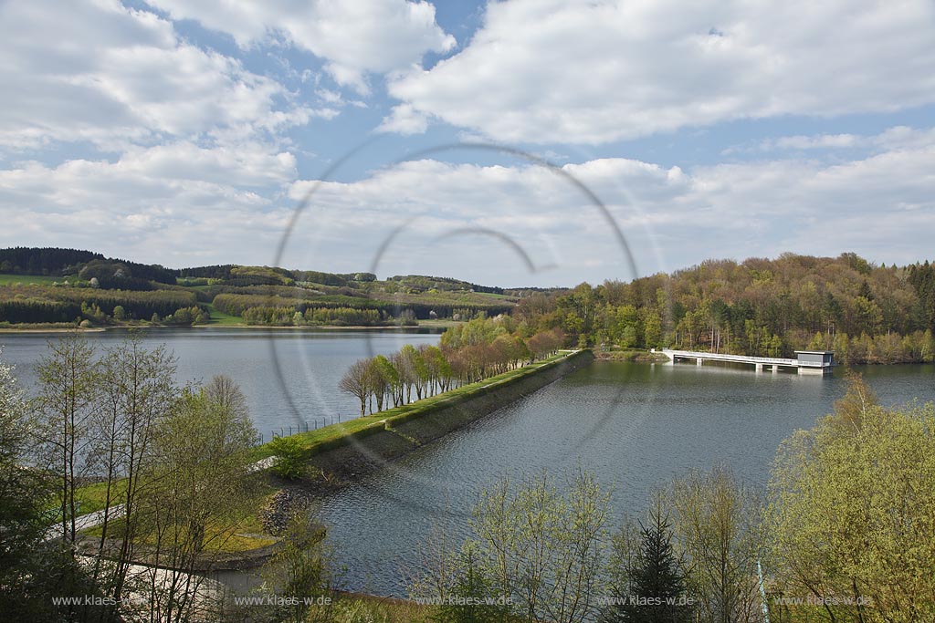 Blick auf den Damm der Grossen Dhuenntalsperre; view to barrage Grosse Dhuenntalsperre