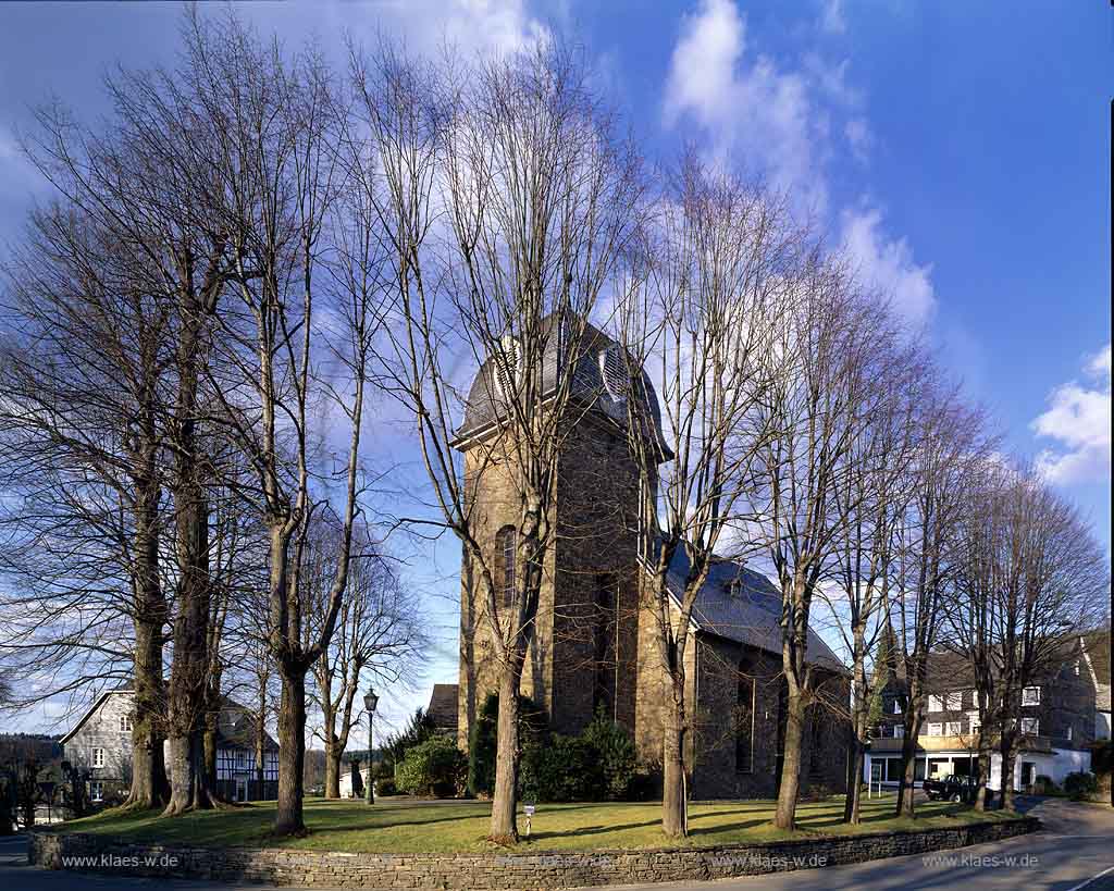 Huelsenbusch, Hlsenbusch, Gummersbach, Oberbergischer Kreis, Bergisches Land, Blick auf Evangelische Kirche 