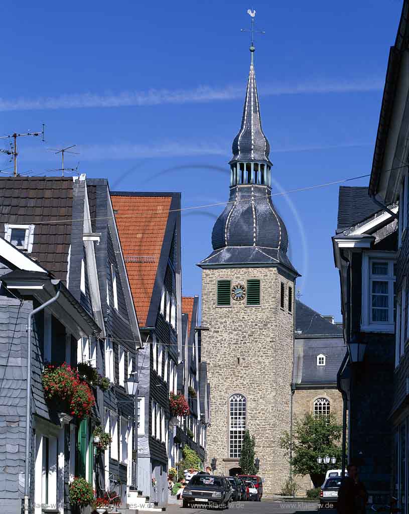 Hueckeswagen, Hckeswagen, Oberbergischer Kreis, Bergisches Land, Blick in Altstadt mit Pauluskirche und Schieferhaeusern, Schieferhusern