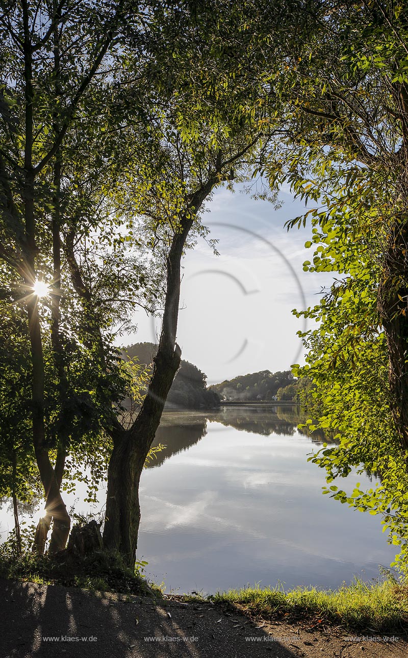 Leichlingen, Diepentaklsperre in Fruehherbst bzw. Spaetsommerstimmung; Leichlingen Diepental barrage.