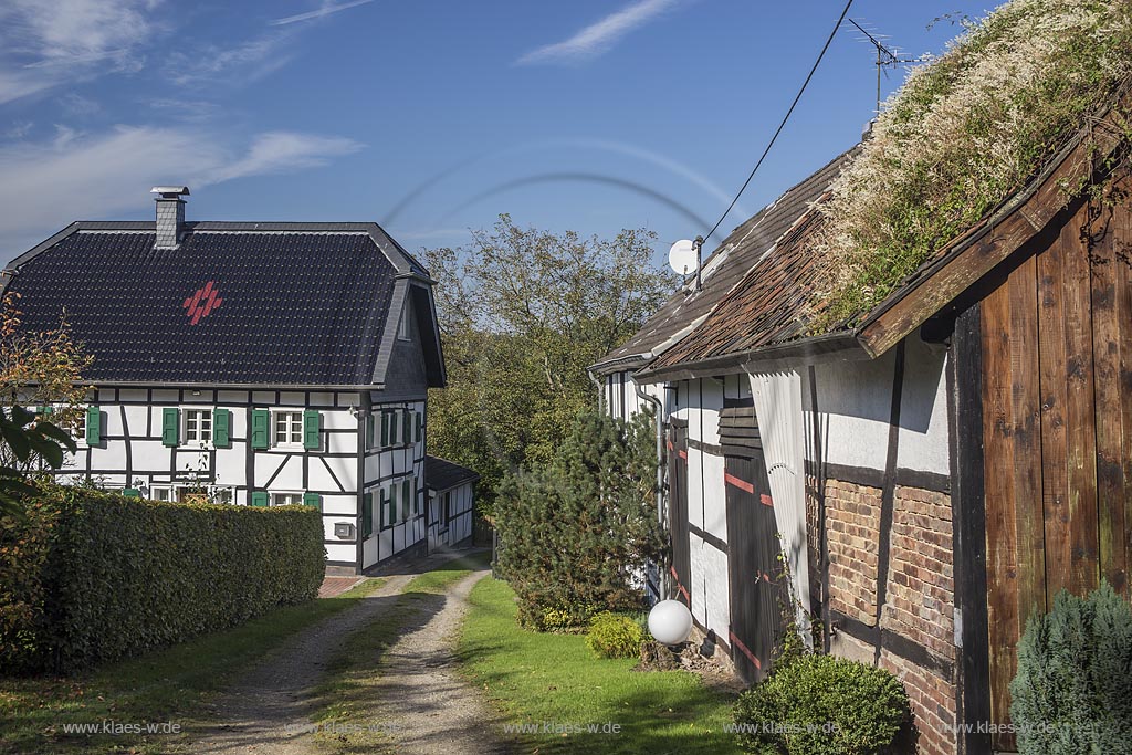 Leichlingen, Fachwerkhaus in der Hofschaft Scheidt am Leichlinger Obstweg.