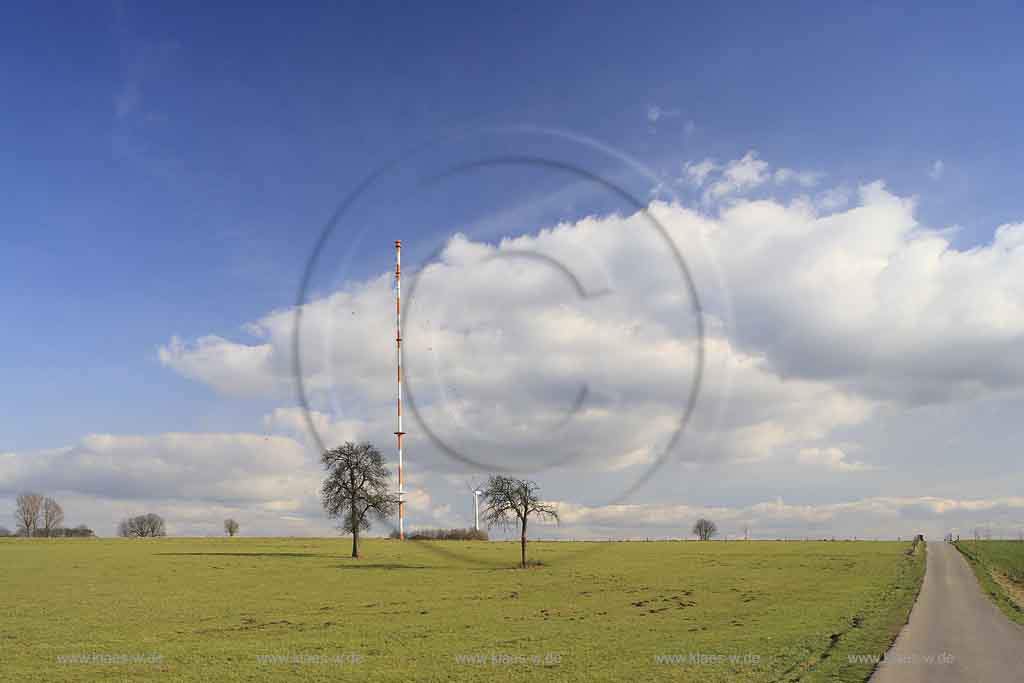 Witzhelden, Leichlingen, Rheinisch-Bergischer Kreis, Blick auf Fernmeldemast der Deutschen Telekom, Fernsehsender und Landschaft