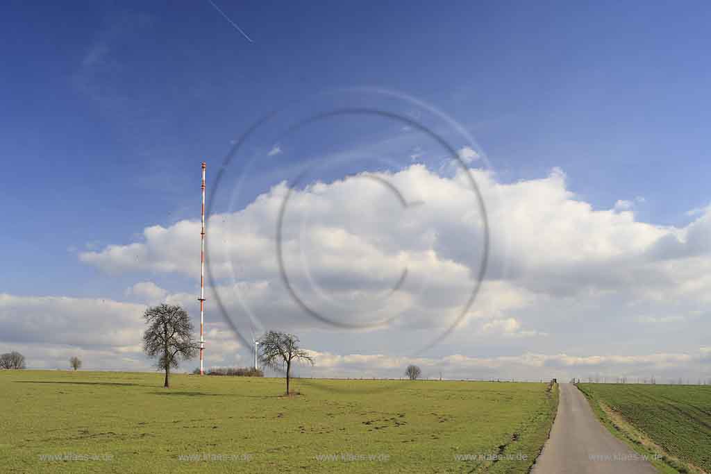 Witzhelden, Leichlingen, Rheinisch-Bergischer Kreis, Blick auf Fernmeldemast der Deutschen Telekom, Fernsehsender und Landschaft