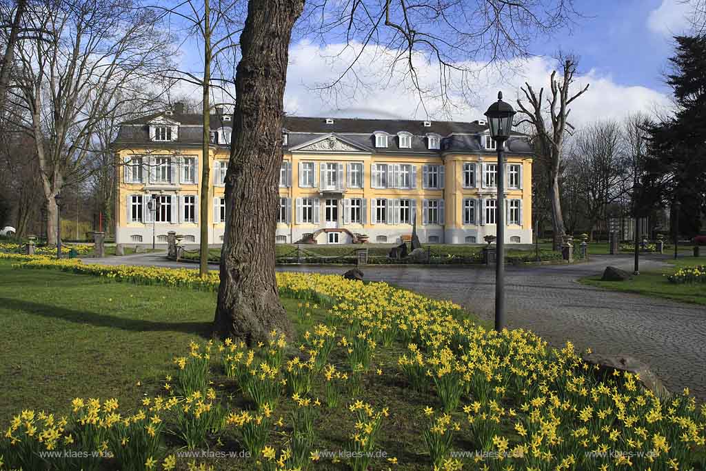 Alkenrath, Leverkusen, Blick auf Barock Schloss Morsbroich und Schlossgarten