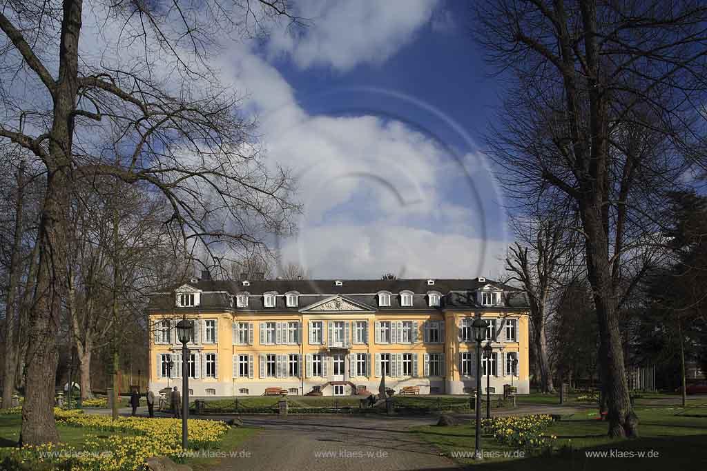 Alkenrath, Leverkusen, Blick auf Barock Schloss Morsbroich und Schlossgarten