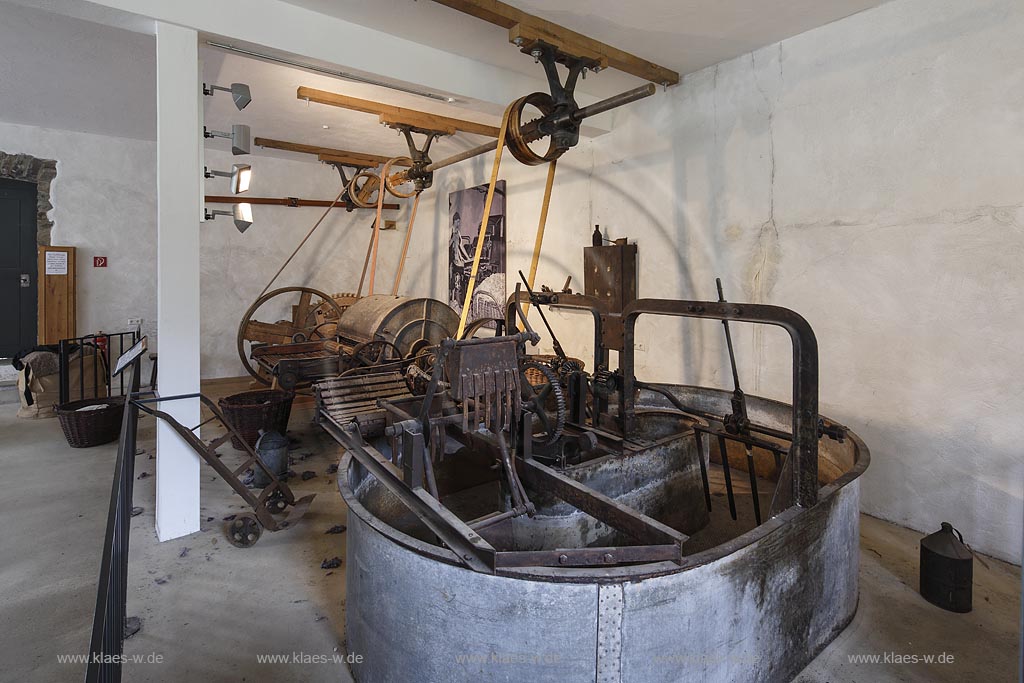 Lindlar, LVR-Freilichtmuseum Lindlar, Bergisches Freilichtmuseum fuer Oekologie und baeuerlich-handwerkliche Kultur, Innenansicht Muellershammer; Lindlar, mueum LVR-Freilichtmuseum Lindlar. 
