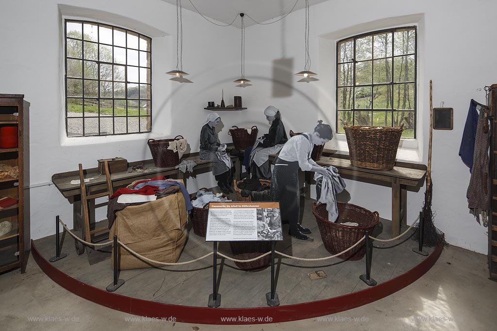 Lindlar, LVR-Freilichtmuseum Lindlar, Bergisches Freilichtmuseum fuer Oekologie und baeuerlich-handwerkliche Kultur, Innenansicht Muellershammer; Lindlar, mueum LVR-Freilichtmuseum Lindlar. 