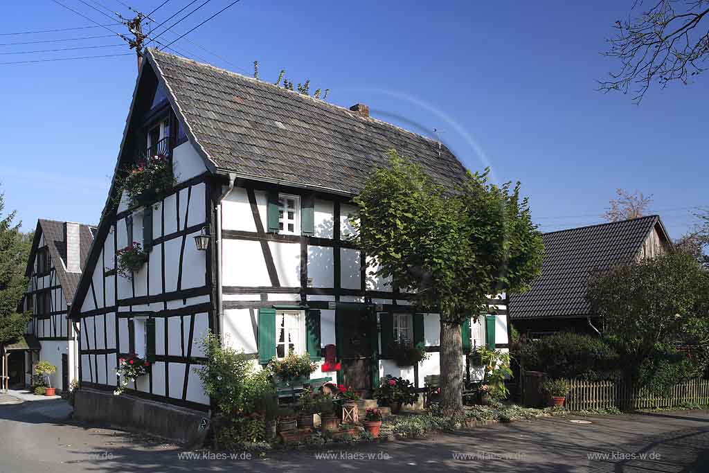 Muchensiefen, Lohmar, Rhein-Sieg-Kreis, Blick auf Fachwerkhuser, Fachwerkhaeuser in idyllischer Umgebung