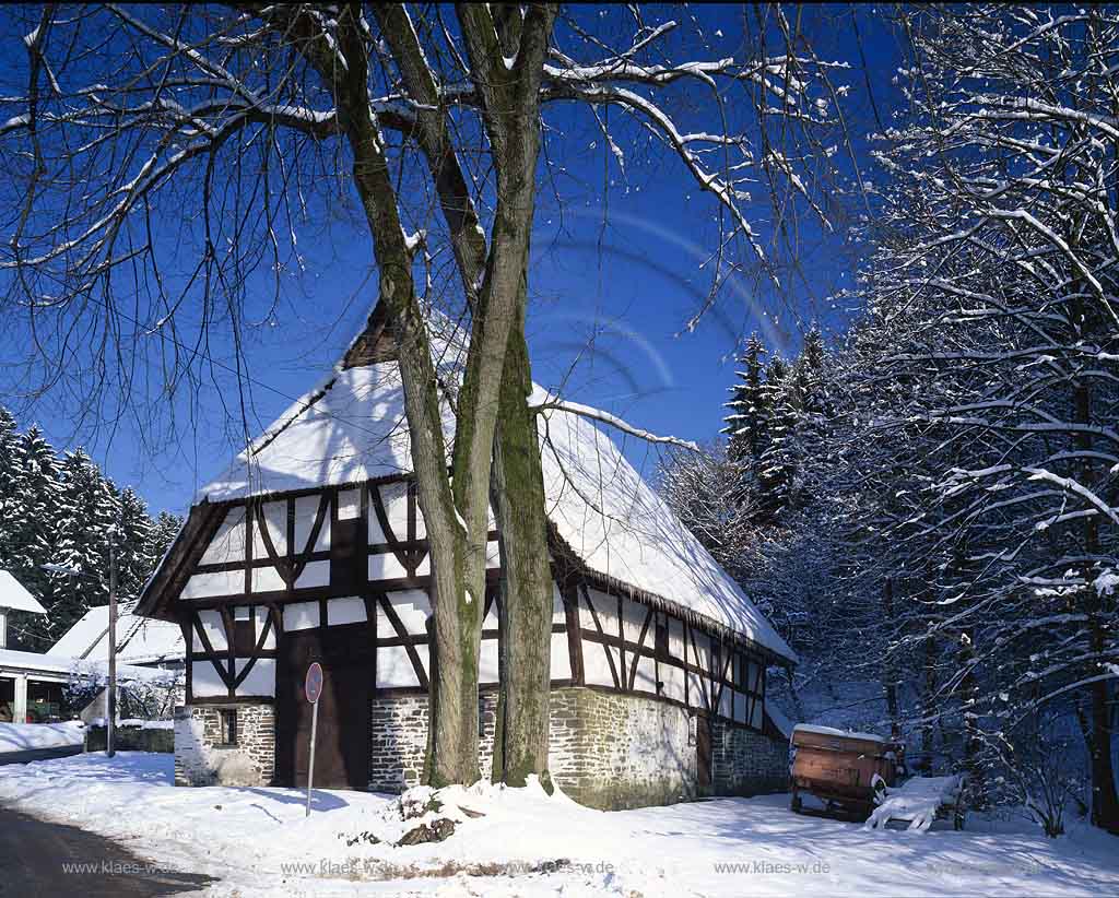 Mllenbach, Muellenbach, Marienheide, Oberbergischer Kreis, Bergisches Land, Regierungsbezirk Kln, Koeln, Blick auf Dahl Haus Schenk, Fachwerkhaus in Winterlandschaft, Schneelandschaft 