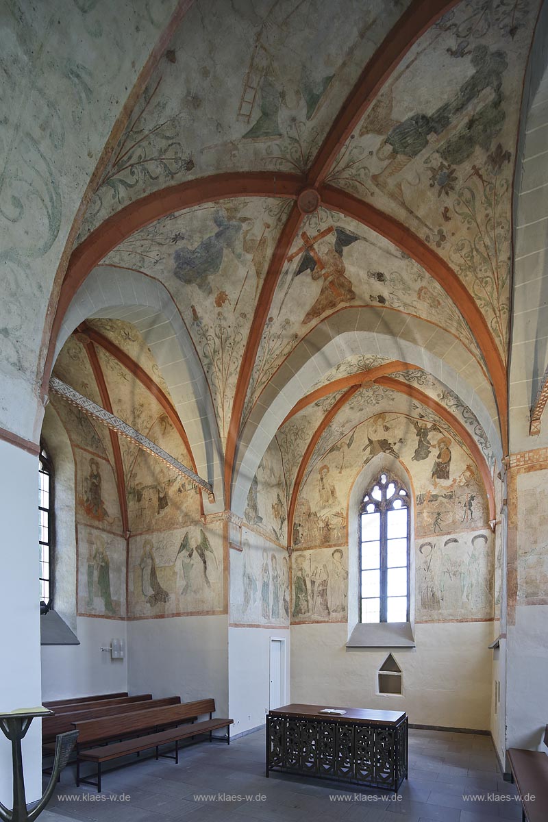 Nuembrecht Marienberghausen, Bunte Kerke, Blick in den Chor; Nuembrecht Marienberghausen, church Bunte Kerke, view to the choir.