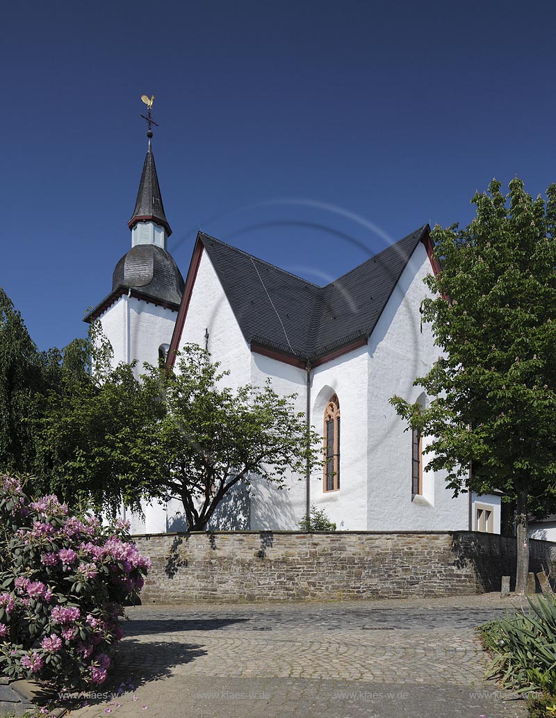 Nuembrecht Marienberghausen  Bunte Kerke von suedosten; Nuembrecht Marienberghausen, church Bunte Kerke from south east.