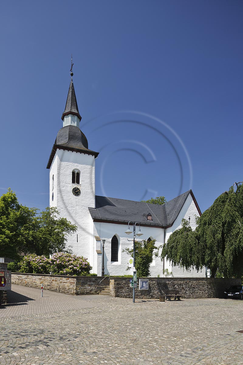 Nuembrecht Marienberghausen  Bunte Kerke von suedwesten; Nuembrecht Marienberghausen, church Bunte Kerke from south west.