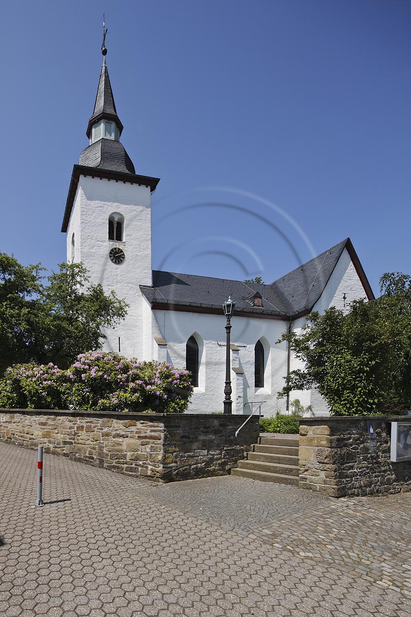 Nuembrecht Marienberghausen  Bunte Kerke von suedwesten; Nuembrecht Marienberghausen, church Bunte Kerke from south west.