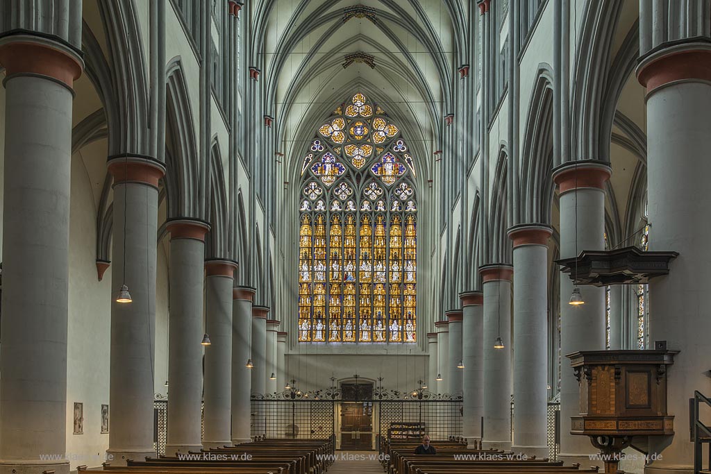 Odenthal-Altenberg, Altenberger Dom, Langhaus in Blickrichtung Westfenster.
