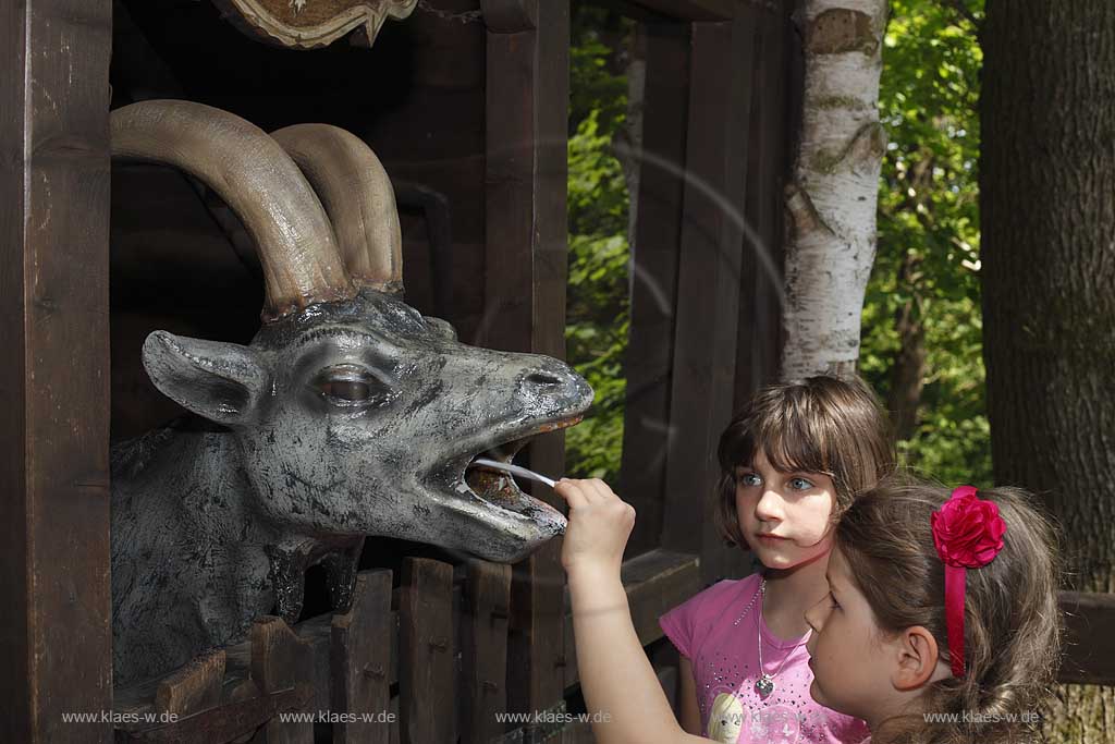  Oenthal Altenberg, Maerchenwald mit Stall von Ziege bist du satt; forrest of fairy tale