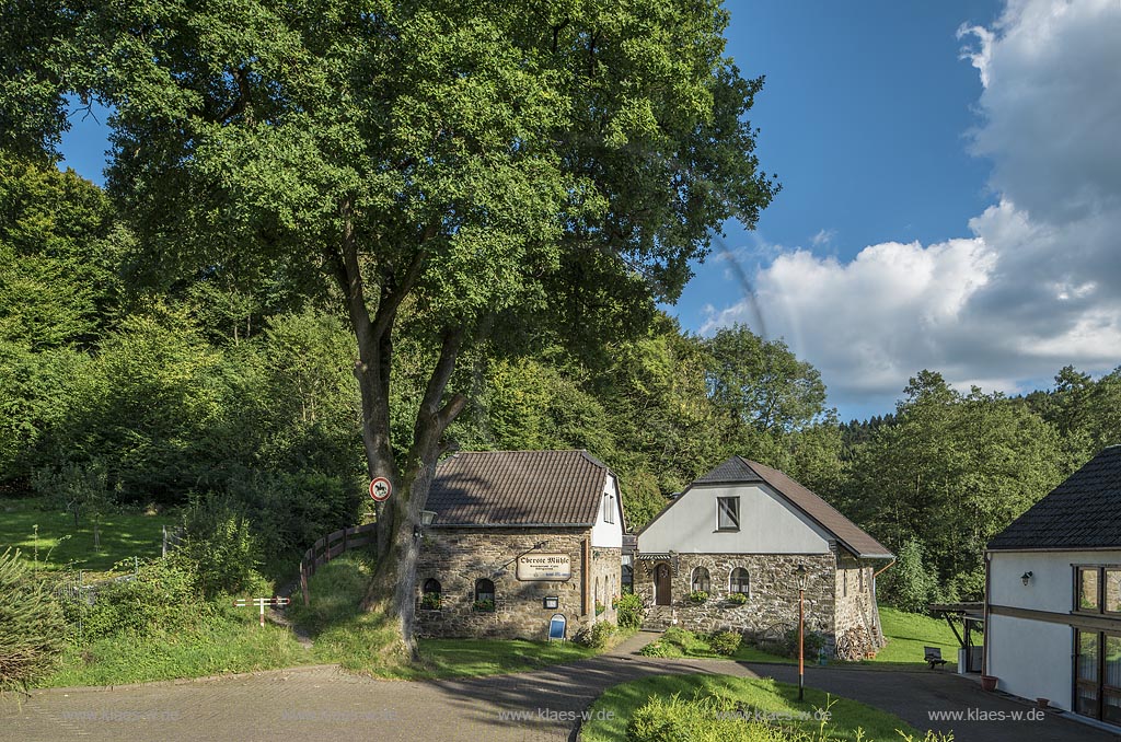 Radevormwald-Oberste Muehle, ehemalige Muehlengebaeude im Ortsteil.