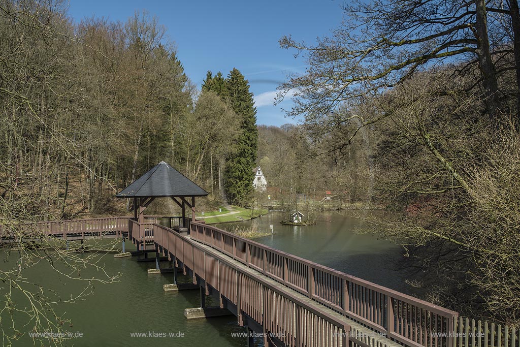 Radevormwald-Unterste Muehle, Uelfebad,  hoelzernen Bruecke mit Pavillon; Radevormwald Uelfebad, view with bridge from wooden and pavillon.
