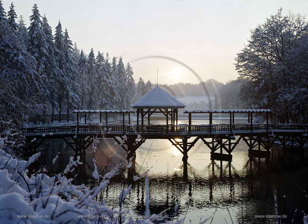 Radevormwald, Oberbergischer Kreis, Bergisches Land, Regierungsbezirk Kln, Blick auf Uelfe, Uelfetal, Uelfebad im in Winterlandschaft, Schneelandschaft 