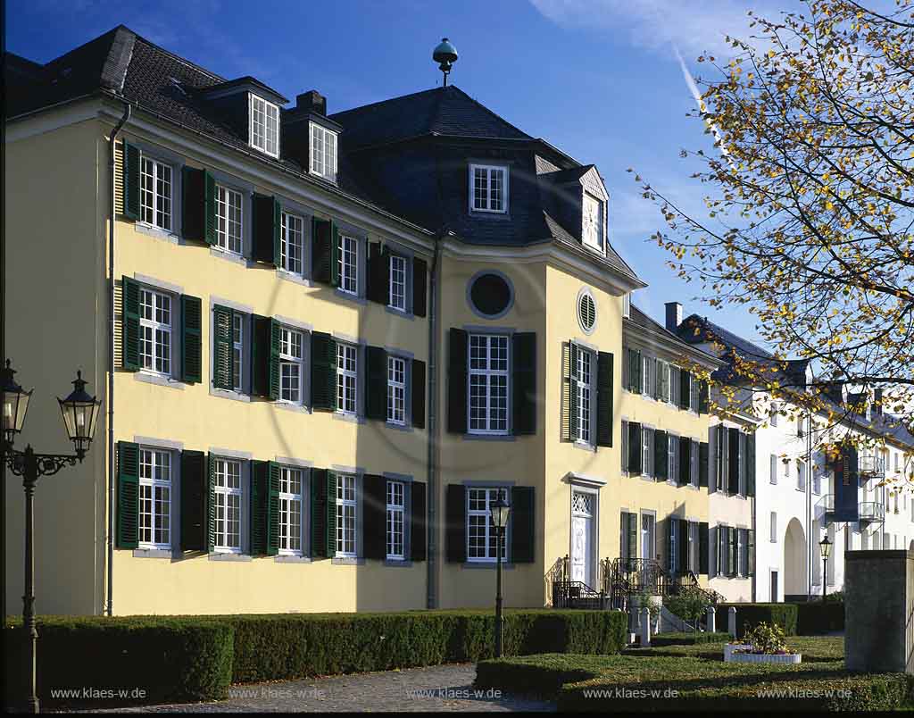 Ratingen, Kreis Mettmann, Blick auf Schloss Cromford im Herbst