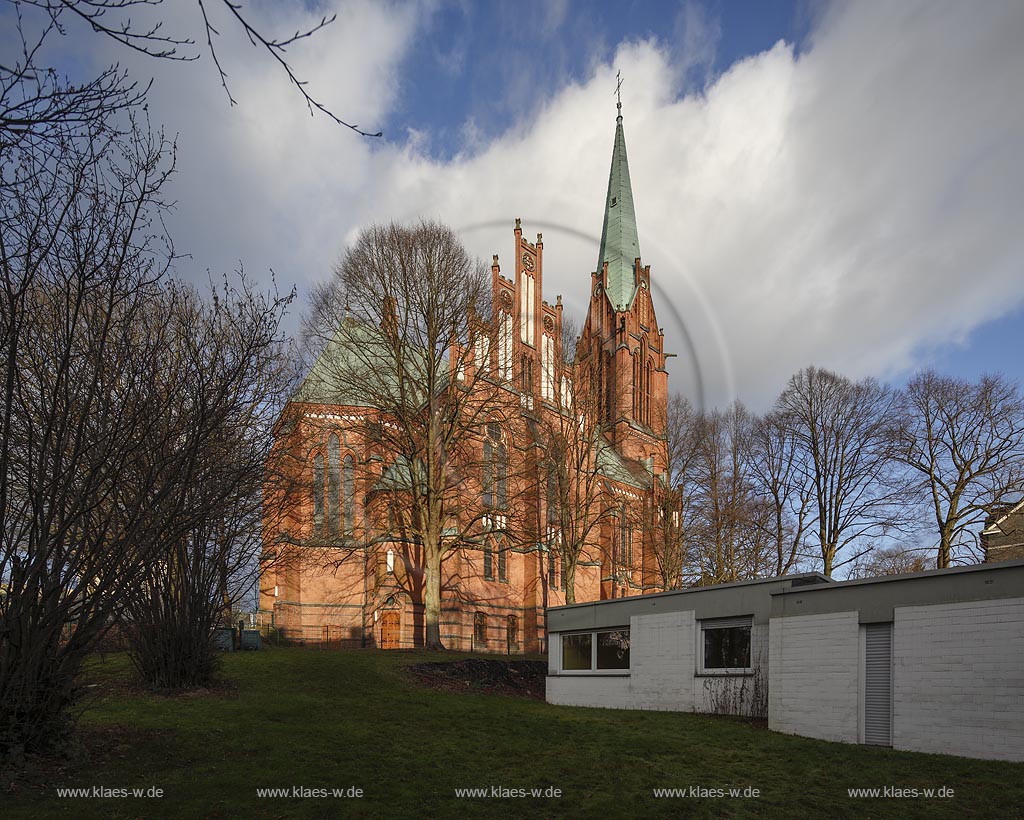 Remscheid Stadtmitte, Evangelische Lutherkirche, der Ziegelsteinbau wurde 1893 im neogotischen Stil erbaut; Remscheid Stadtmitte, evangelic church Lutherkirche.