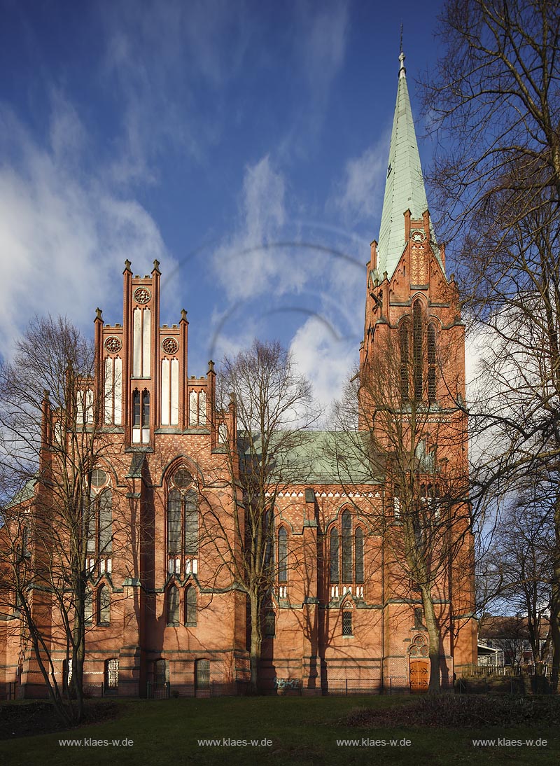Remscheid Stadtmitte, Evangelische Lutherkirche, der Ziegelsteinbau wurde 1893 im neogotischen Stil erbaut; Remscheid Stadtmitte, evangelic church Lutherkirche.