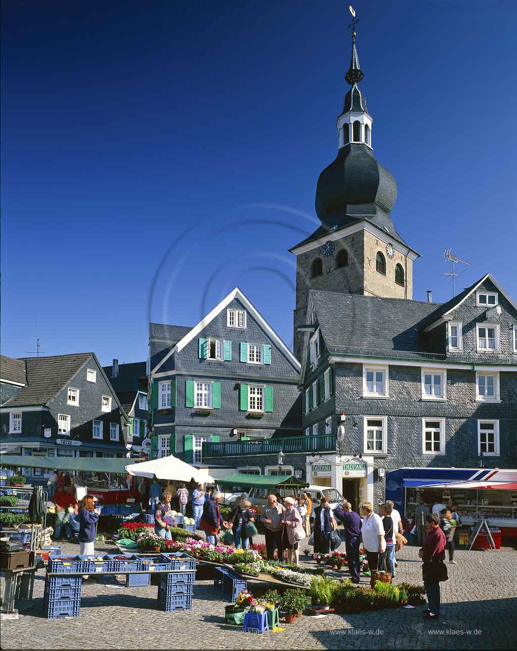 Lennep, Remscheid, Regierungsbezirk Dsseldorf, Blick auf Altstadt, Markt, Wochenmarkt und Evangelische Kirche