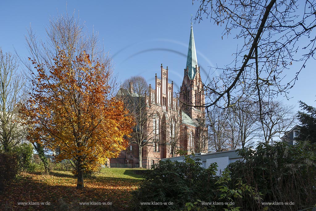 Remscheid Stadtmitte, Evangelische Lutherkirche, der Ziegelsteinbau wurde 1893 im neogotischen Stil erbaut; Remscheid Stadtmitte, evangelic church Lutherkirche.