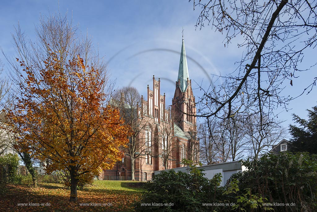 Remscheid Stadtmitte, Evangelische Lutherkirche, der Ziegelsteinbau wurde 1893 im neogotischen Stil erbaut; Remscheid Stadtmitte, evangelic church Lutherkirche.