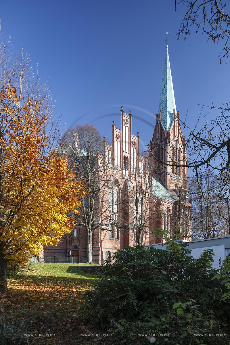 Remscheid Stadtmitte, Evangelische Lutherkirche, der Ziegelsteinbau wurde 1893 im neogotischen Stil erbaut; Remscheid Stadtmitte, evangelic church Lutherkirche.