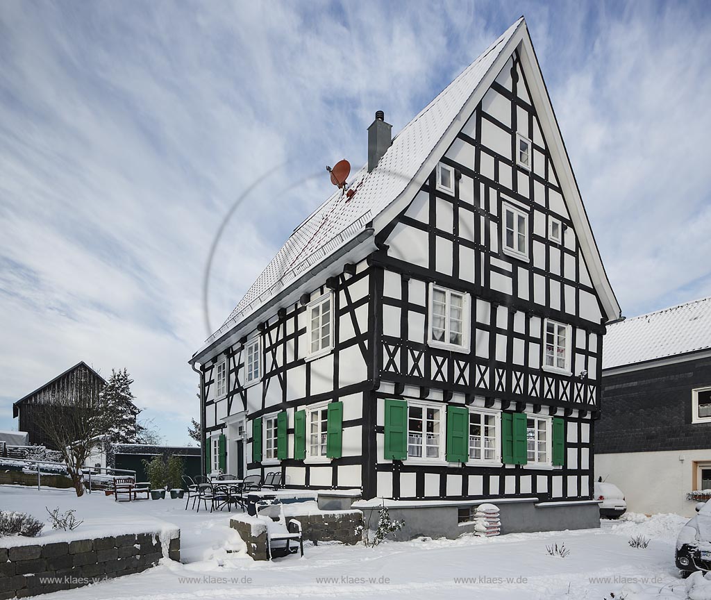 Remscheid-Haddenbach, Fachwerkhaus Am Hasenclev, 17. Jahrhundert; Remscheid-Haddenbach, frame house Am Hasenclev.
