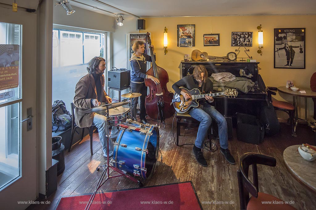 Remscheid-Lennep, Rotationscafe, Danilo Vujovic-Trio, Jazz am Sonntagmorgen; Remscheid Lennep Rotoationscafe, Jazz on Sunday morning